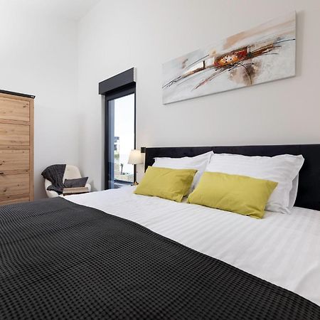 Luxury Villa Adria Apartments Đảo Krk Ngoại thất bức ảnh