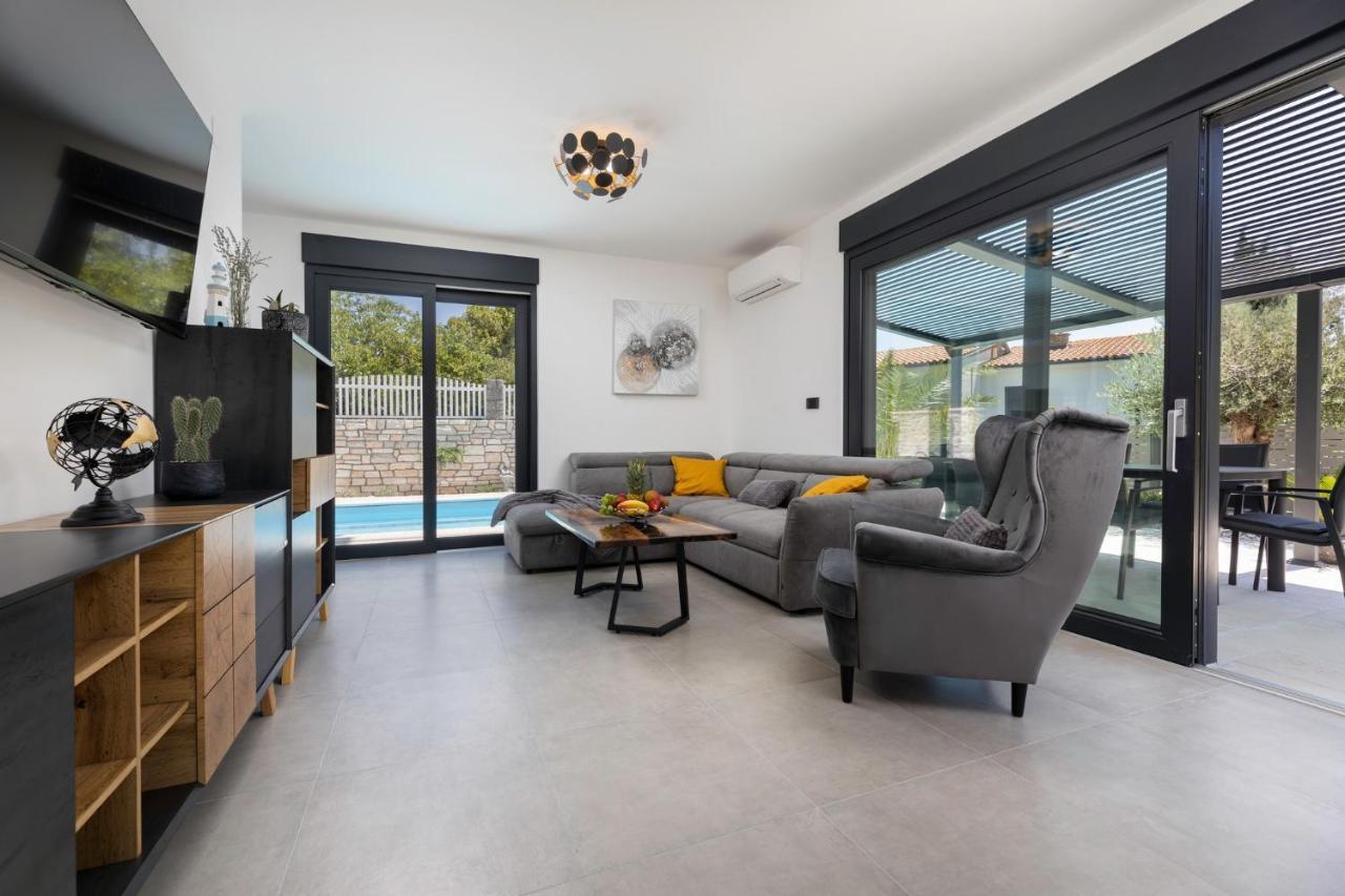 Luxury Villa Adria Apartments Đảo Krk Ngoại thất bức ảnh