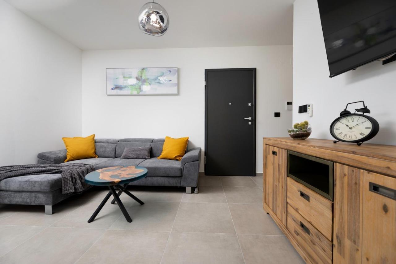 Luxury Villa Adria Apartments Đảo Krk Ngoại thất bức ảnh
