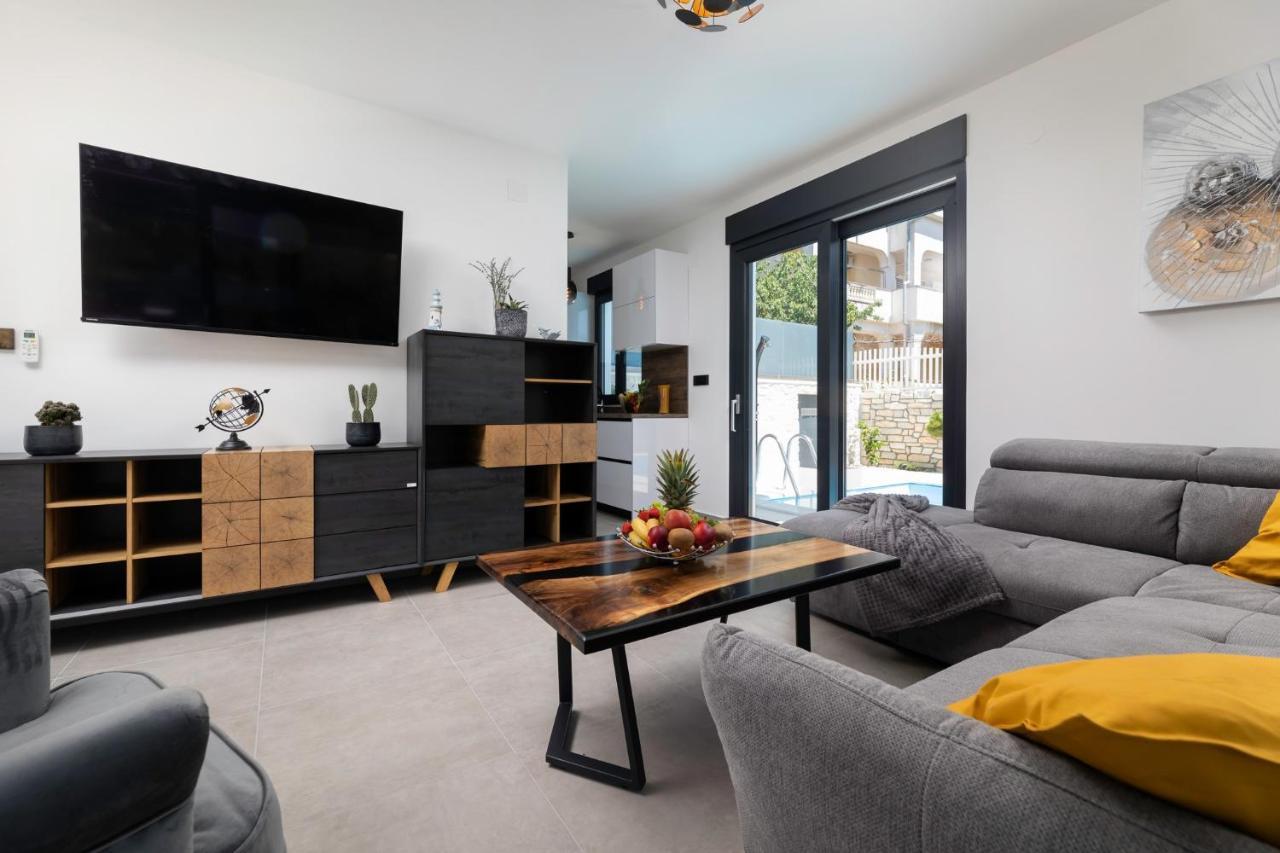 Luxury Villa Adria Apartments Đảo Krk Ngoại thất bức ảnh