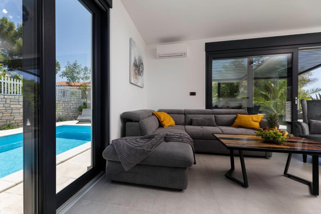 Luxury Villa Adria Apartments Đảo Krk Ngoại thất bức ảnh