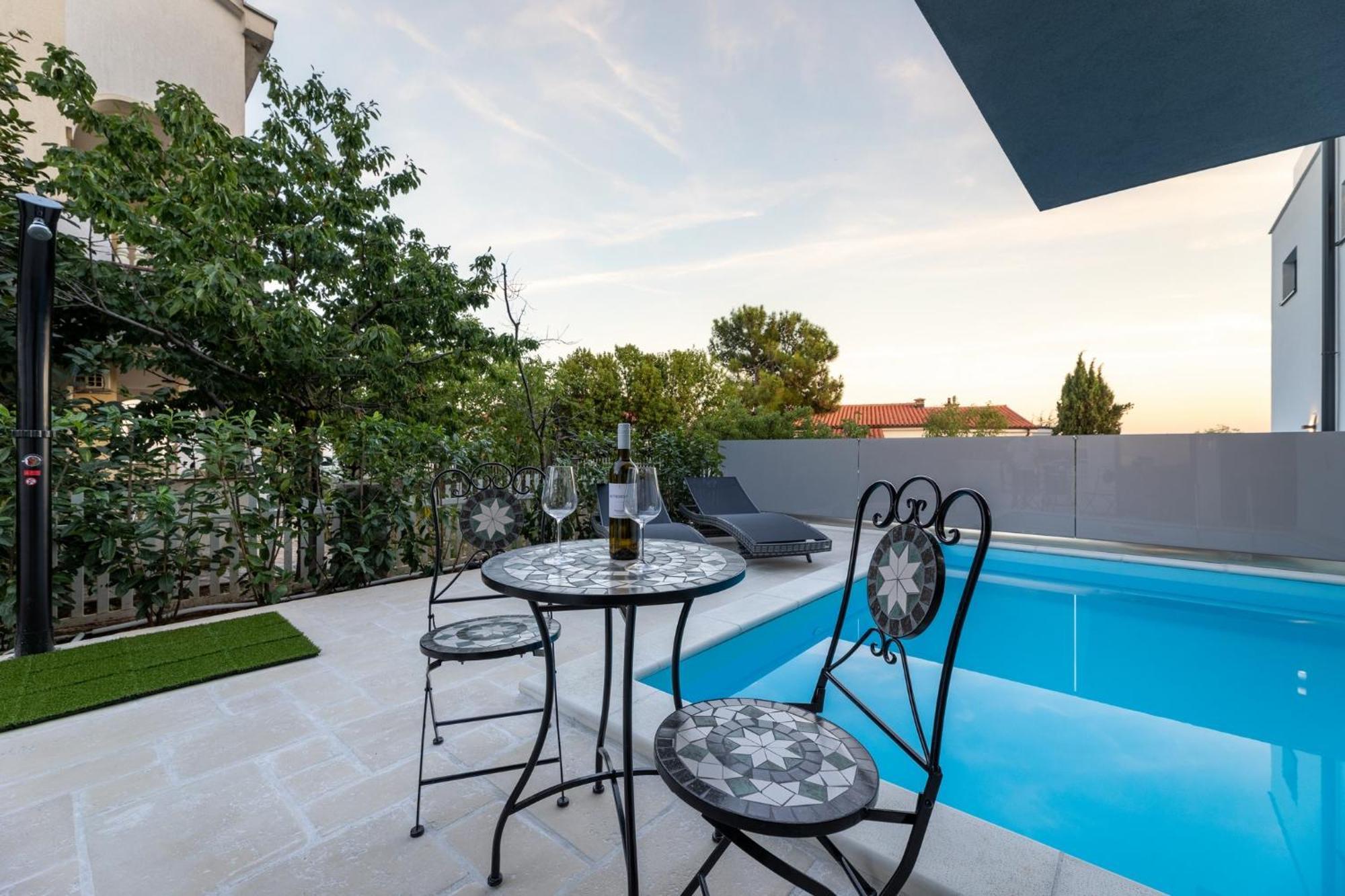 Luxury Villa Adria Apartments Đảo Krk Ngoại thất bức ảnh